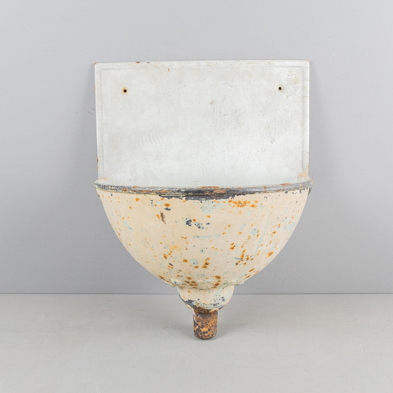 UTSLAGSVASK, 1900-talets första hälft.