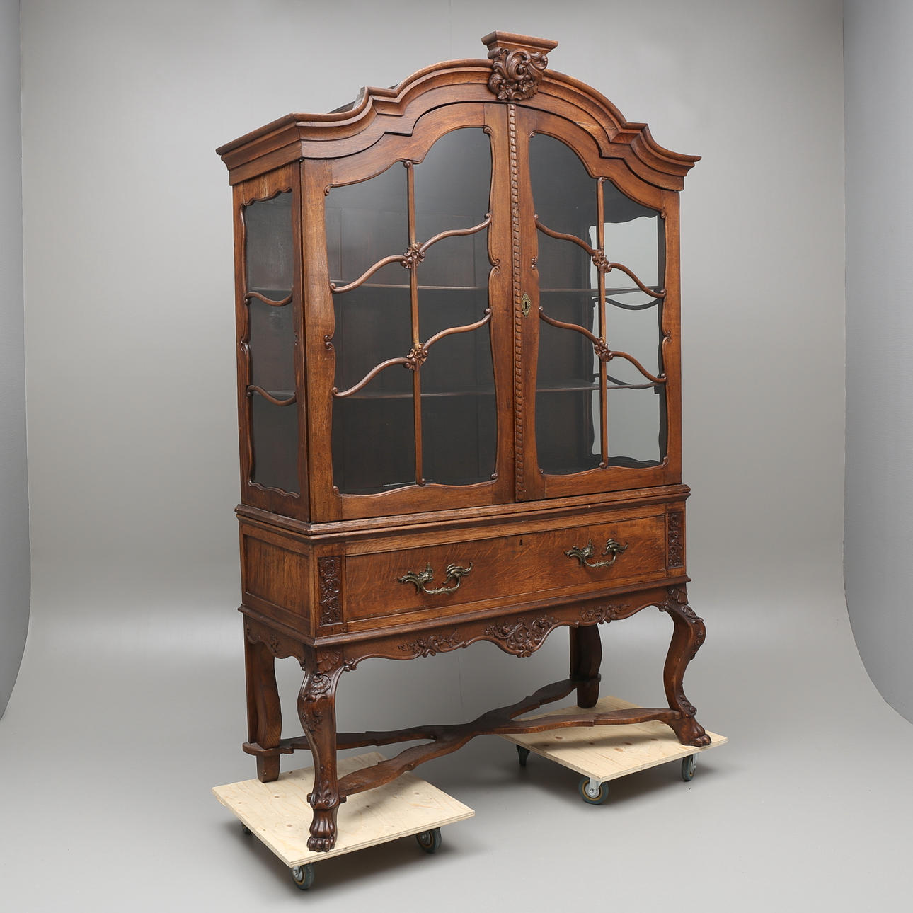 VITRINSKÅP, nyrokoko, 1800-talets slut.