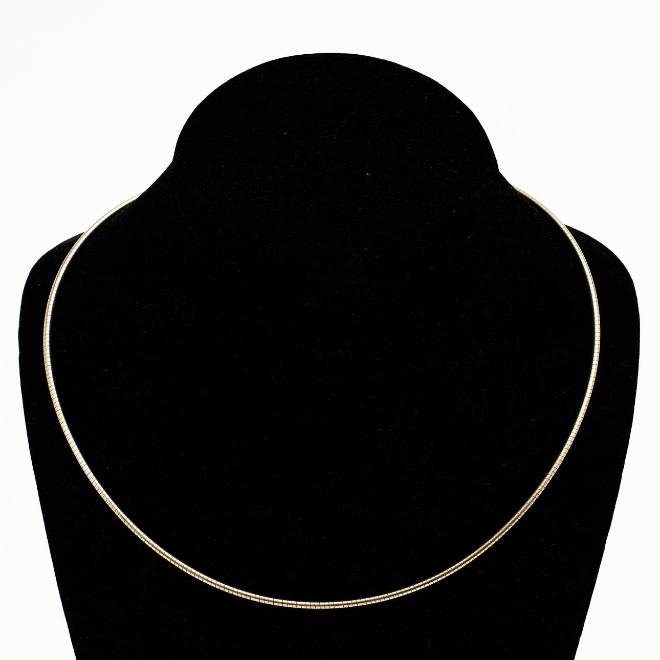 NECKLACE, 18k rhodium plated white gold, semi-rigid link. Jewellery ...