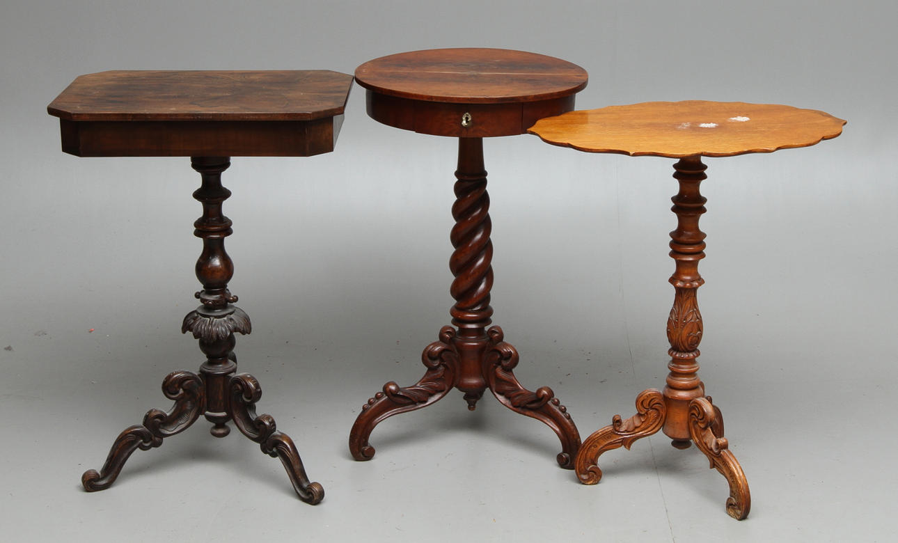 PELARBORD, 3 st, bland annat sybord. 1800-tal.