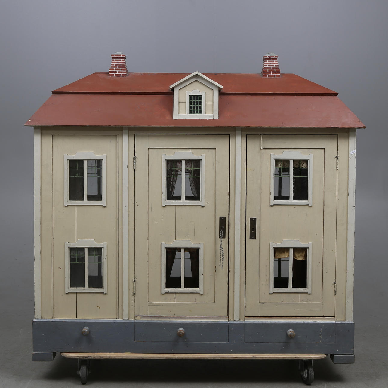 DOCKSKÅP, 1800/1900-tal.