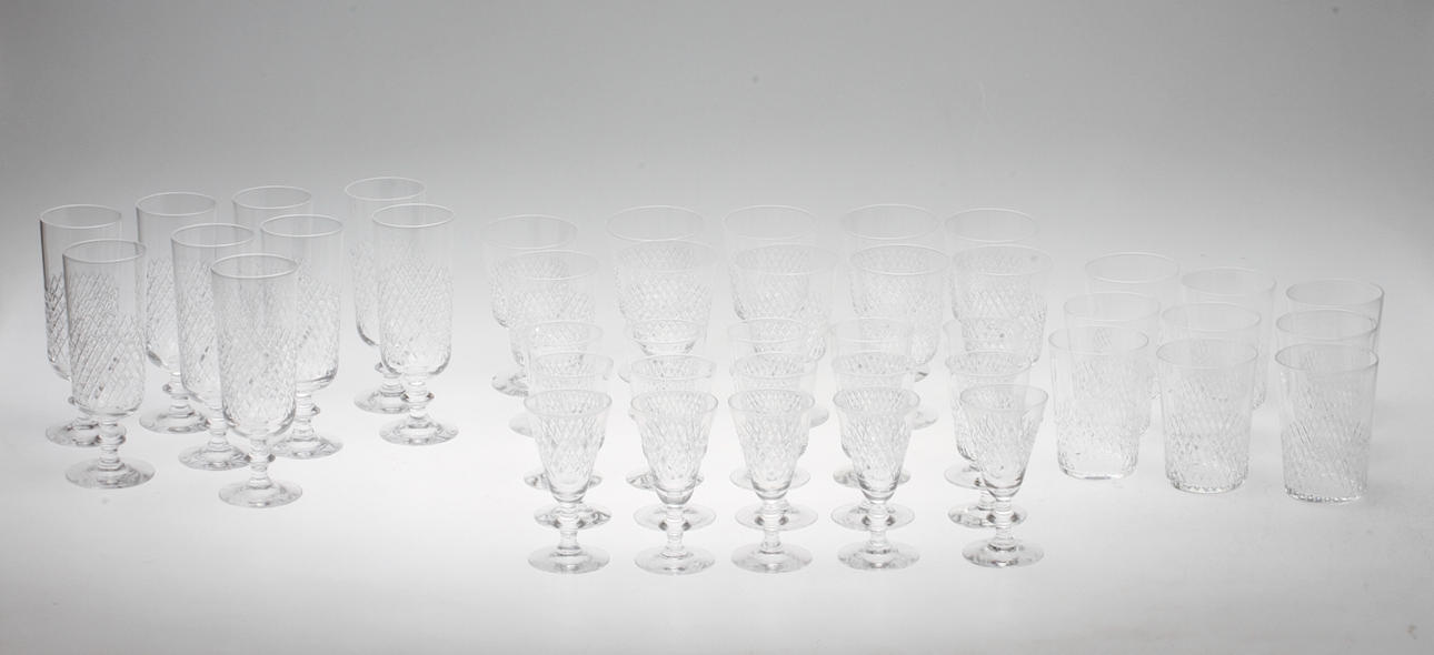 GLASSERVISDELAR, 43 delar, "Diamant", Vicke Lindstrand, Kosta.