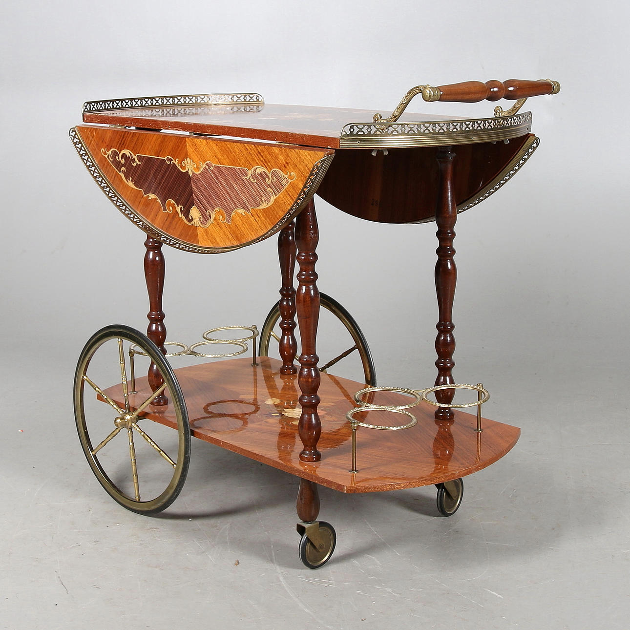 SERVERINGSVAGN, intarsia och mässing, 1900-tal.