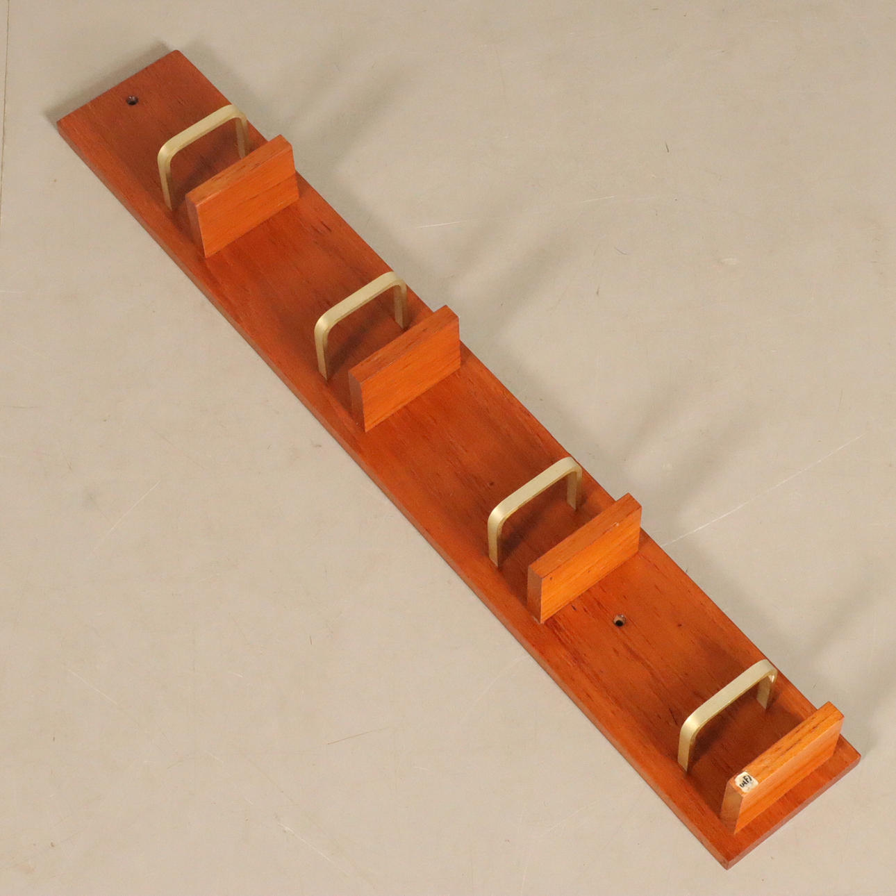 BADRUMSHYLLA, trä/metall, Hafa.