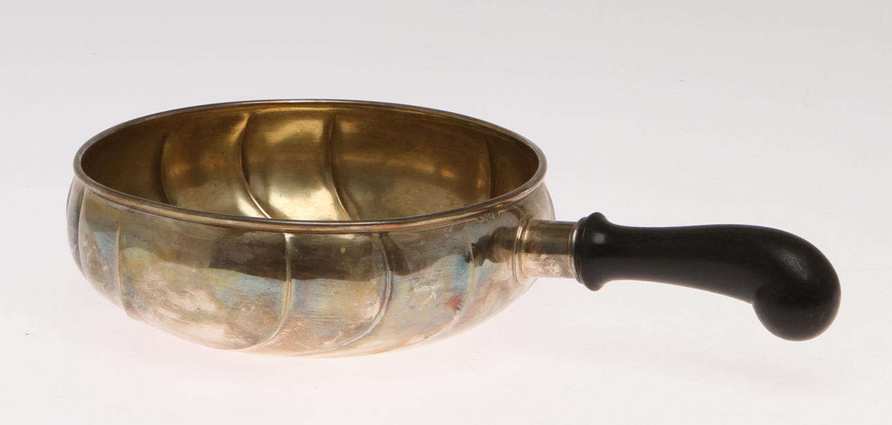 KAROTT, silver, med handtag i svärtat trä, 1918.