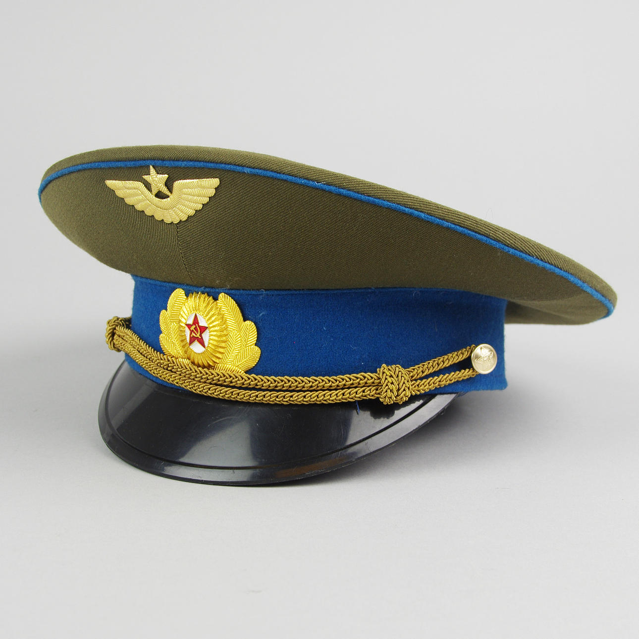 SKÄRMMÖSSA, Ryssland.