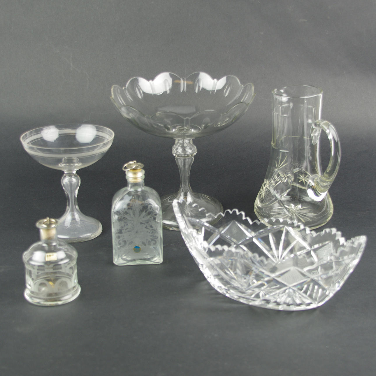 SKÅLAR, BRINGARE SAMT KARAFFER, glas/kristall.