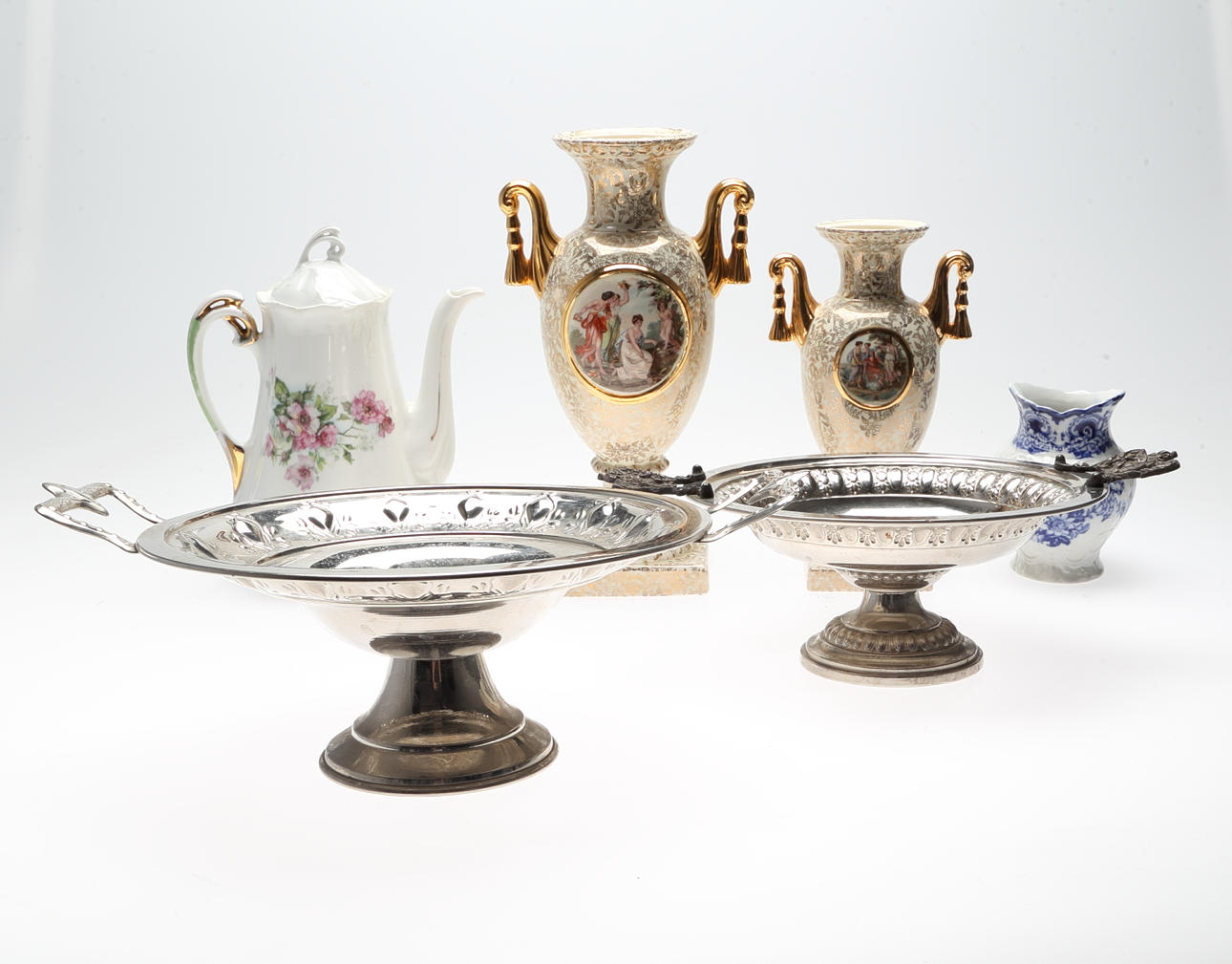 SAMLING PORSLIN OCH NYSILVER. 6 delar.