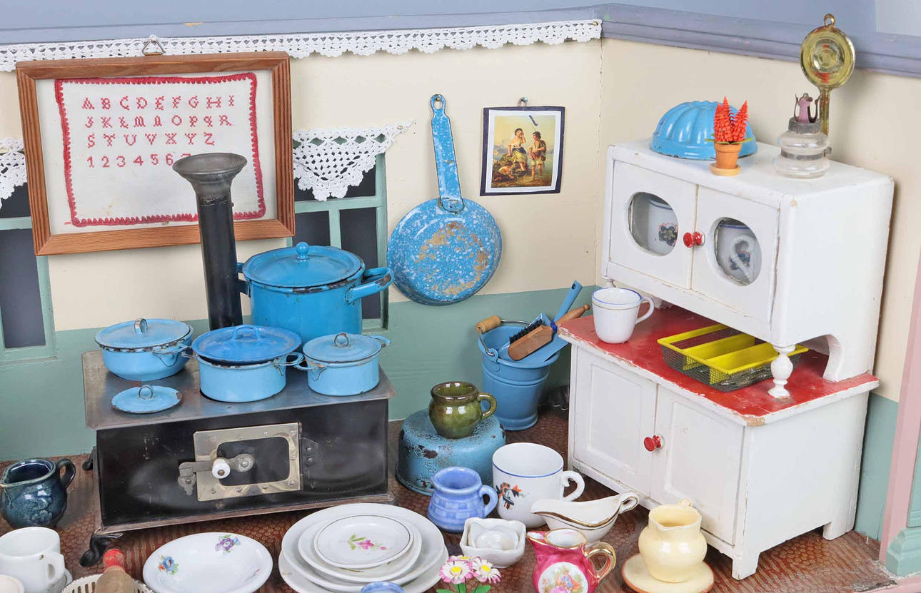 Large doll kitchen around 1900/10. Toys Toys