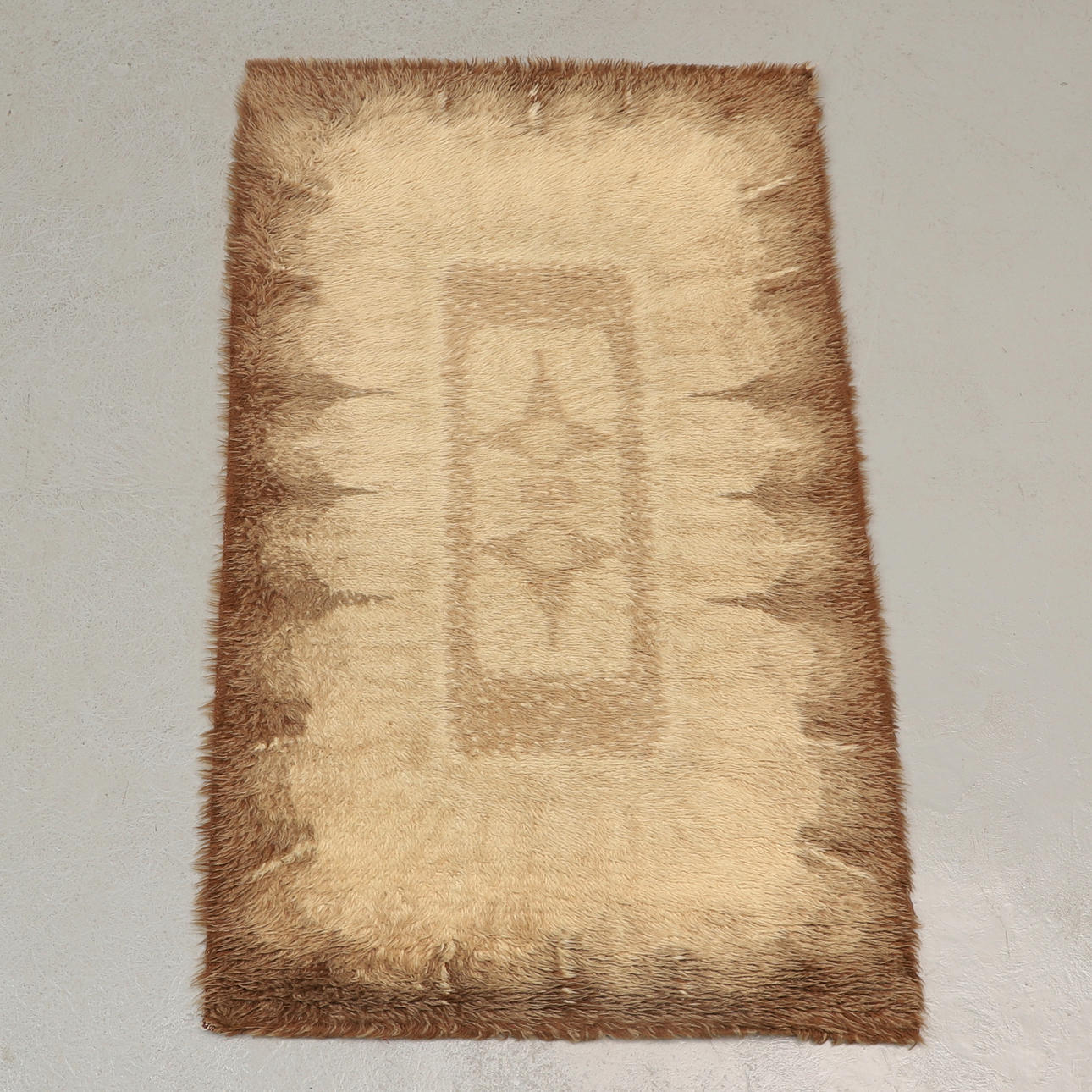 RYAMATTA, beige/brown, dimensions approx: 148x89 cm.