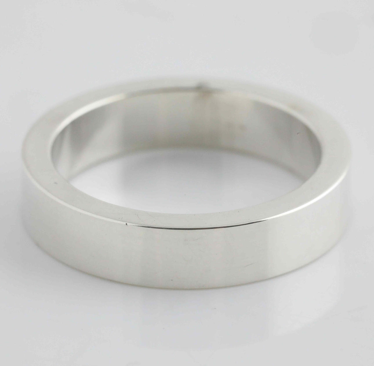 EFVA ATTLING. Ring, Slät modell, Sterlingsilver, signerad.