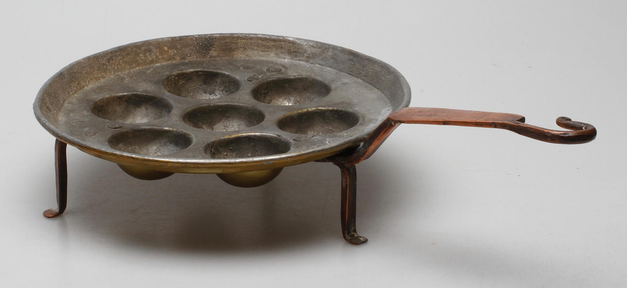 MUNKPANNA, koppar/mässing.