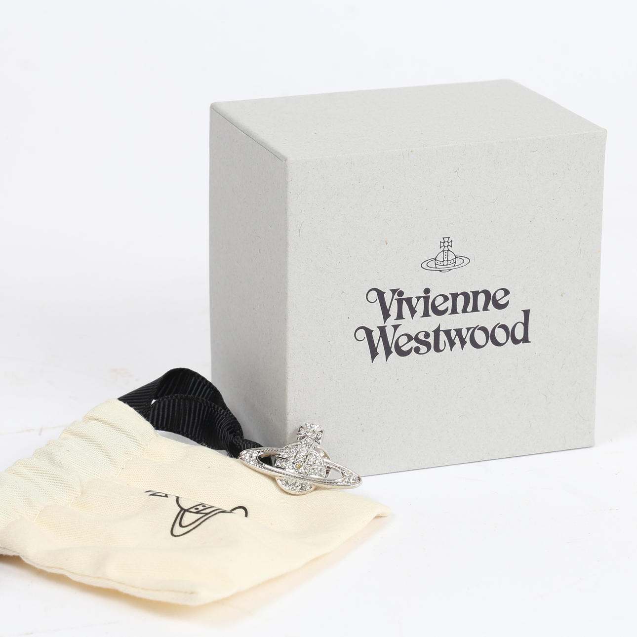 VIVIENNE WESTWOOD PIN BADGE.