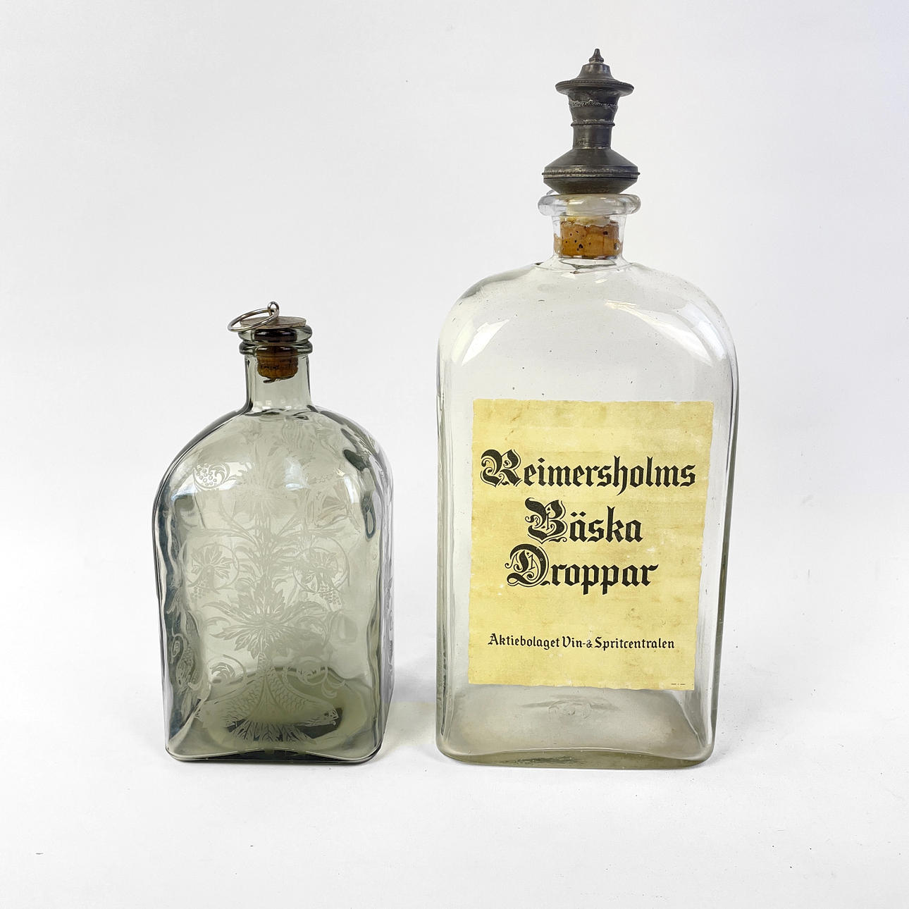 Brännvin decanters 2 pcs, 18/1900's.