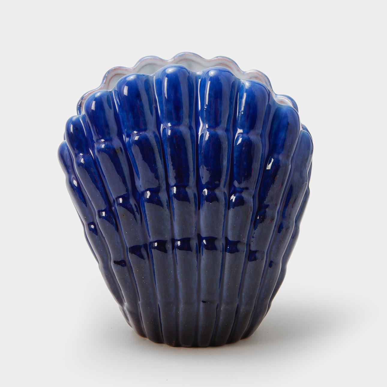 VICKE LINDSTRAND. Vas, "Snäcka", lergods, Upsala-Ekeby.