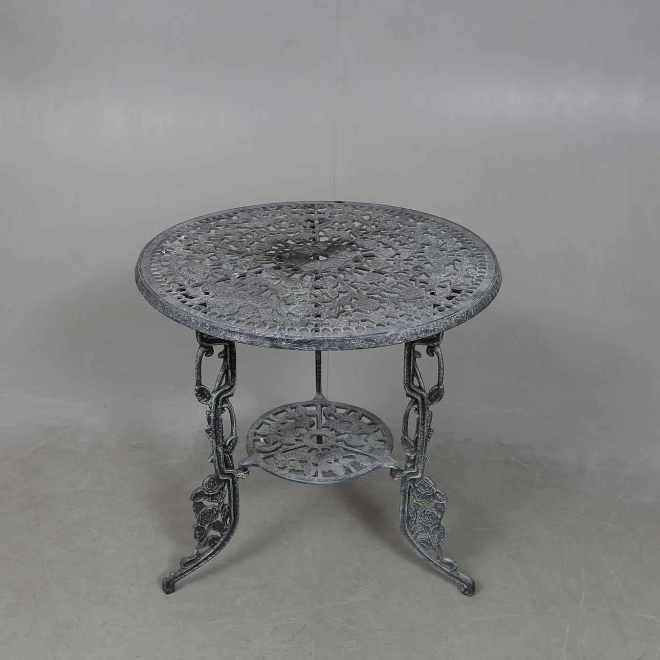 GARTENTISCH, Metall, modern.