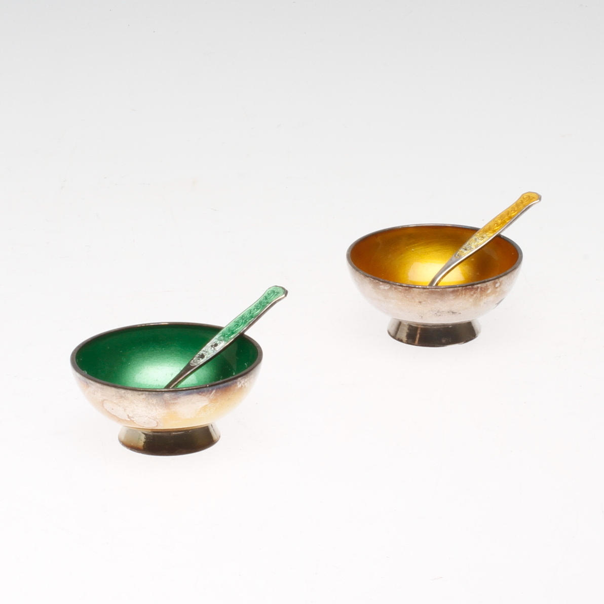 SALTKAR med SKEDAR, ett par, silver och emalj, Meka, Danmark, 1900-tal.