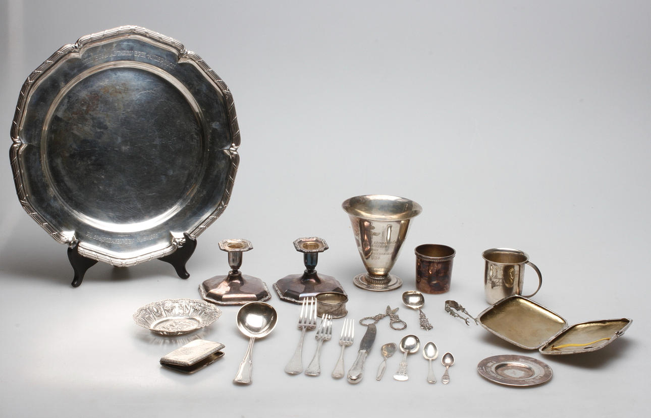 SILVERFÖREMÅL, vikt ca. 1905,5 gram.