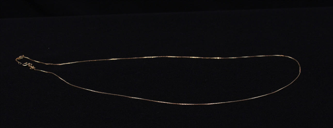Guldhalsband. Stämplat 750. Vikt 2,5 gram.