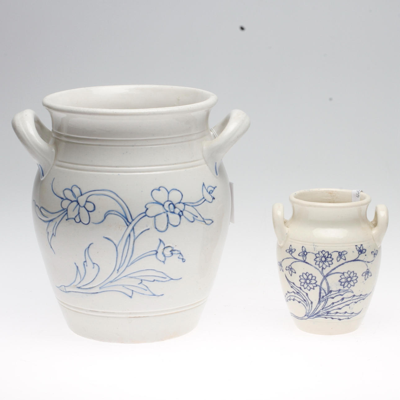 KRUS, 2 st. Stenmassa. Gustavsberg och Rörstrand.