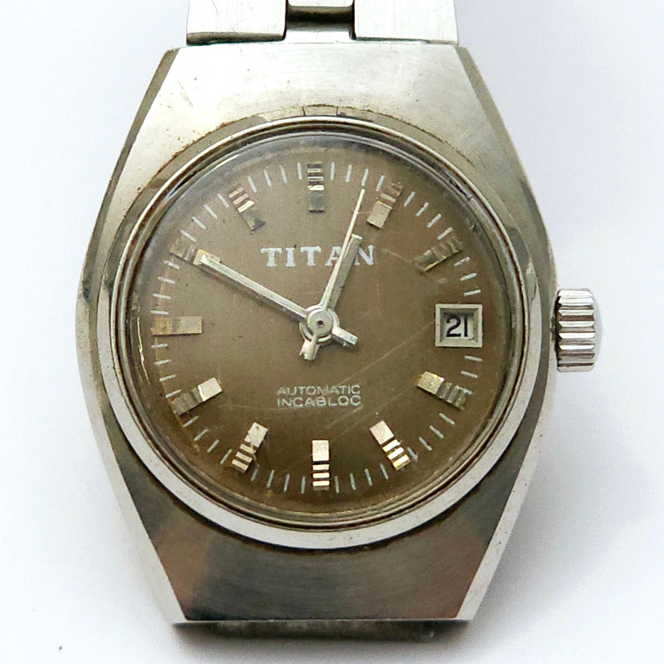 TITAN MÄRKESKLOCKA. I STÅL. AUTOMATISK.