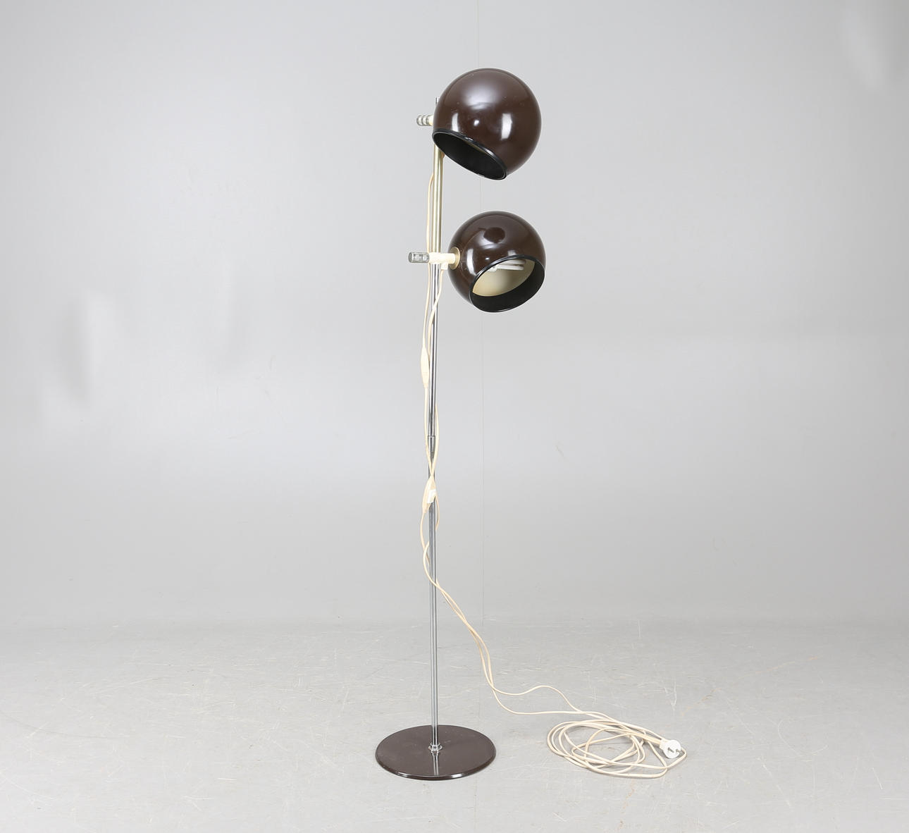 GOLVLAMPA,Hemi,1970-tal.