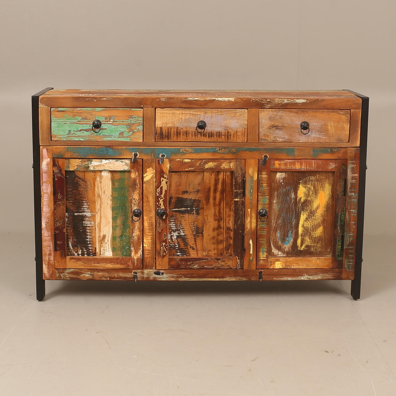 SKÄNK, återvunnet trä, samtida.