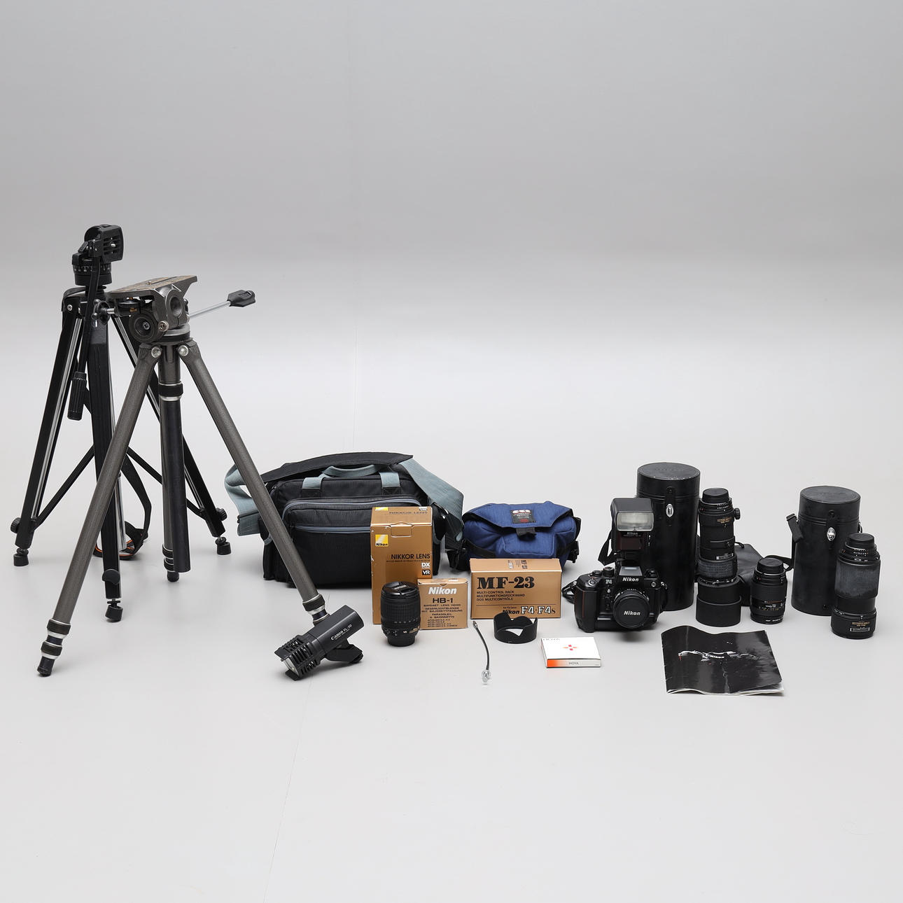 SYSTEMKAMERA samt OBJEKTIV, flertal tillbehör, 13 delar, Nikon.