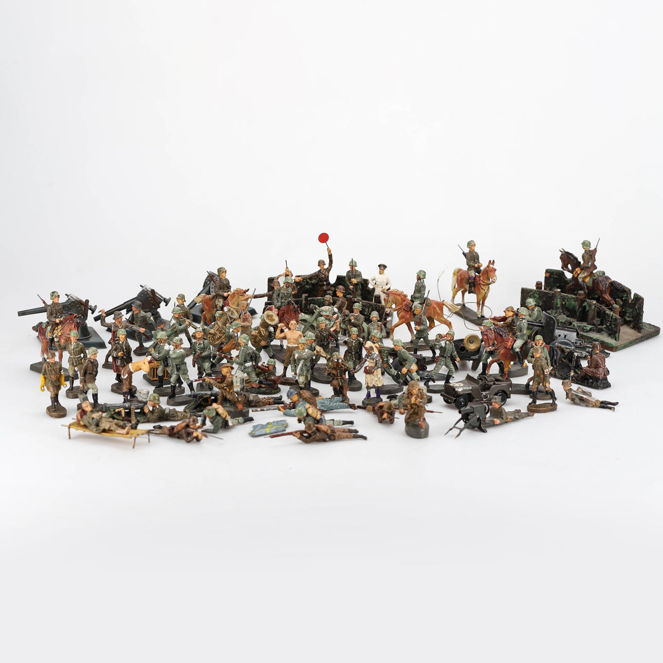 ELASTOLIN SOLDIERS WITH CANNONS, approx.: 84 pieces. Toys - Toys ...