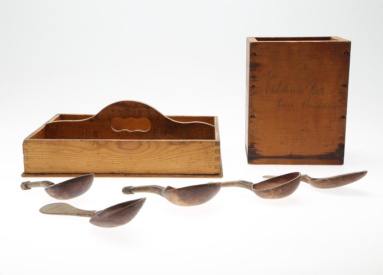 SAMLING ALLMOGE. 7 delar.