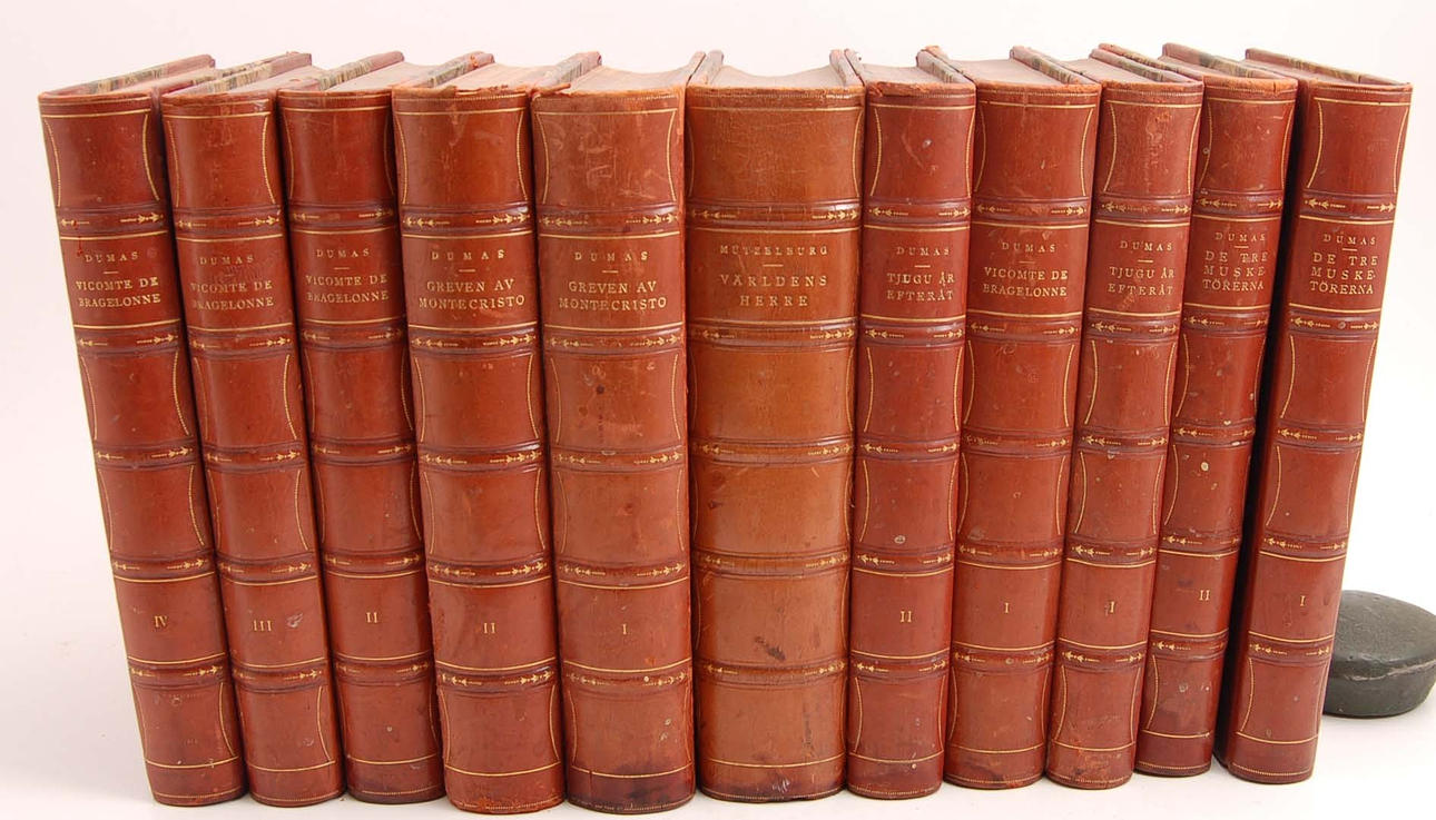 DUMAS, ALEXANDER. De tre musketörerna Greven av Monte Cristo.