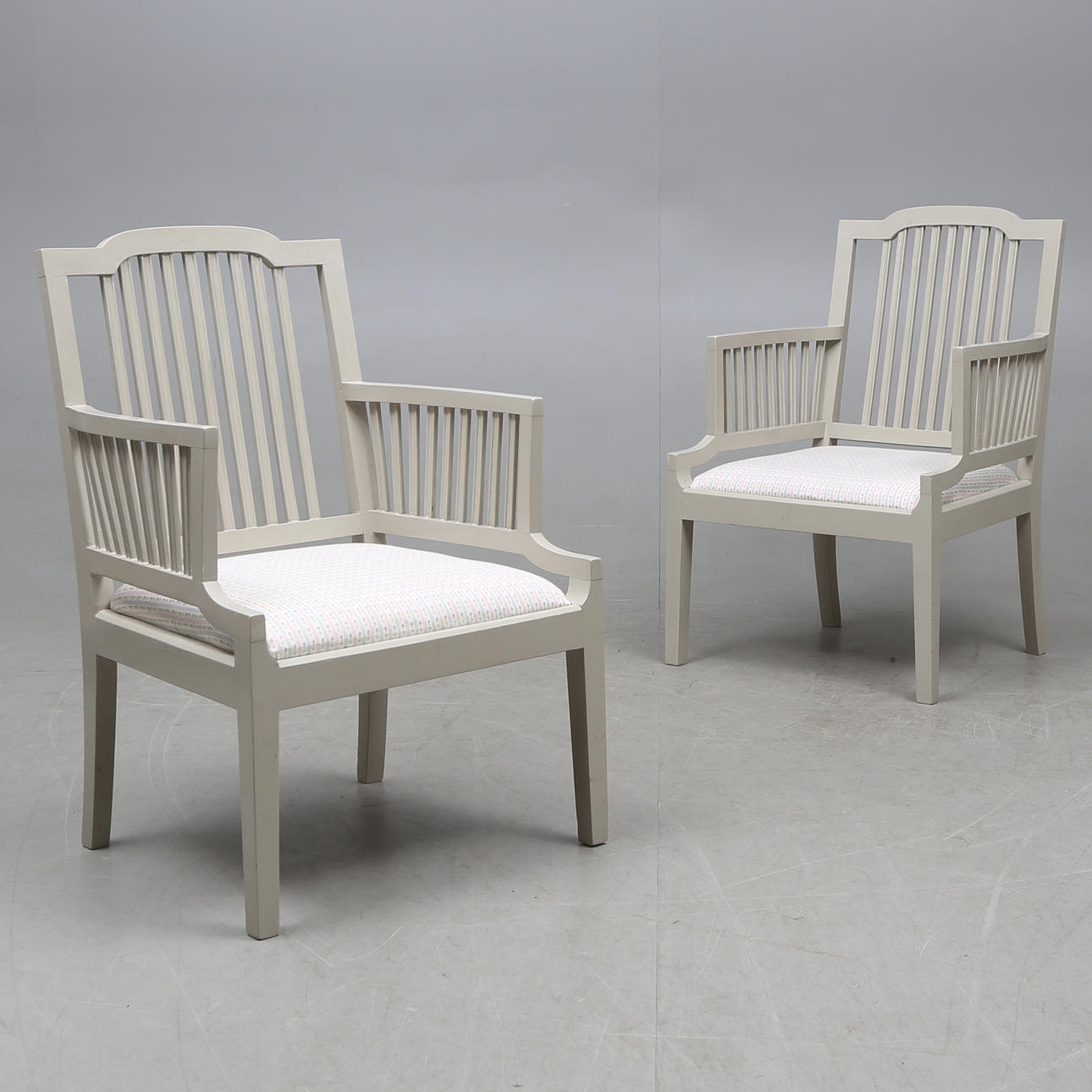 KARMSTOLAR,ett par Carl Larssonstil, tidigt 1900-tal.