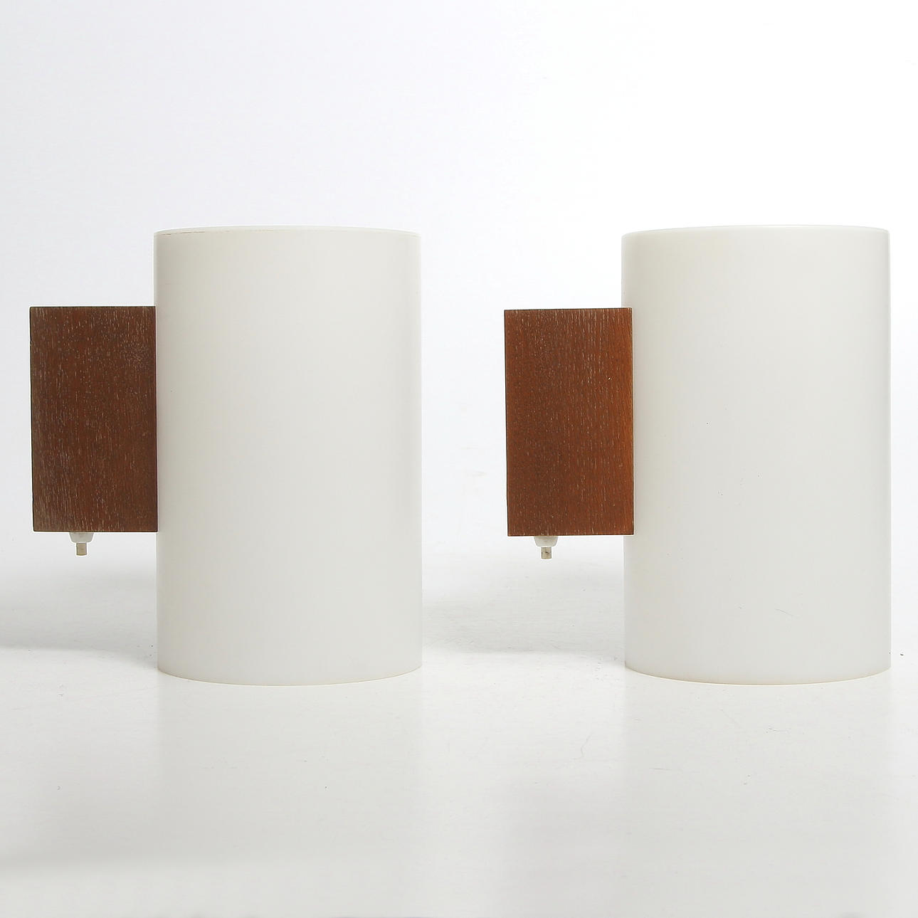 VÄGGLAMPOR, ett par, Uno och Östen Kristiansson, Luxus, 1900-talets andra hälft.