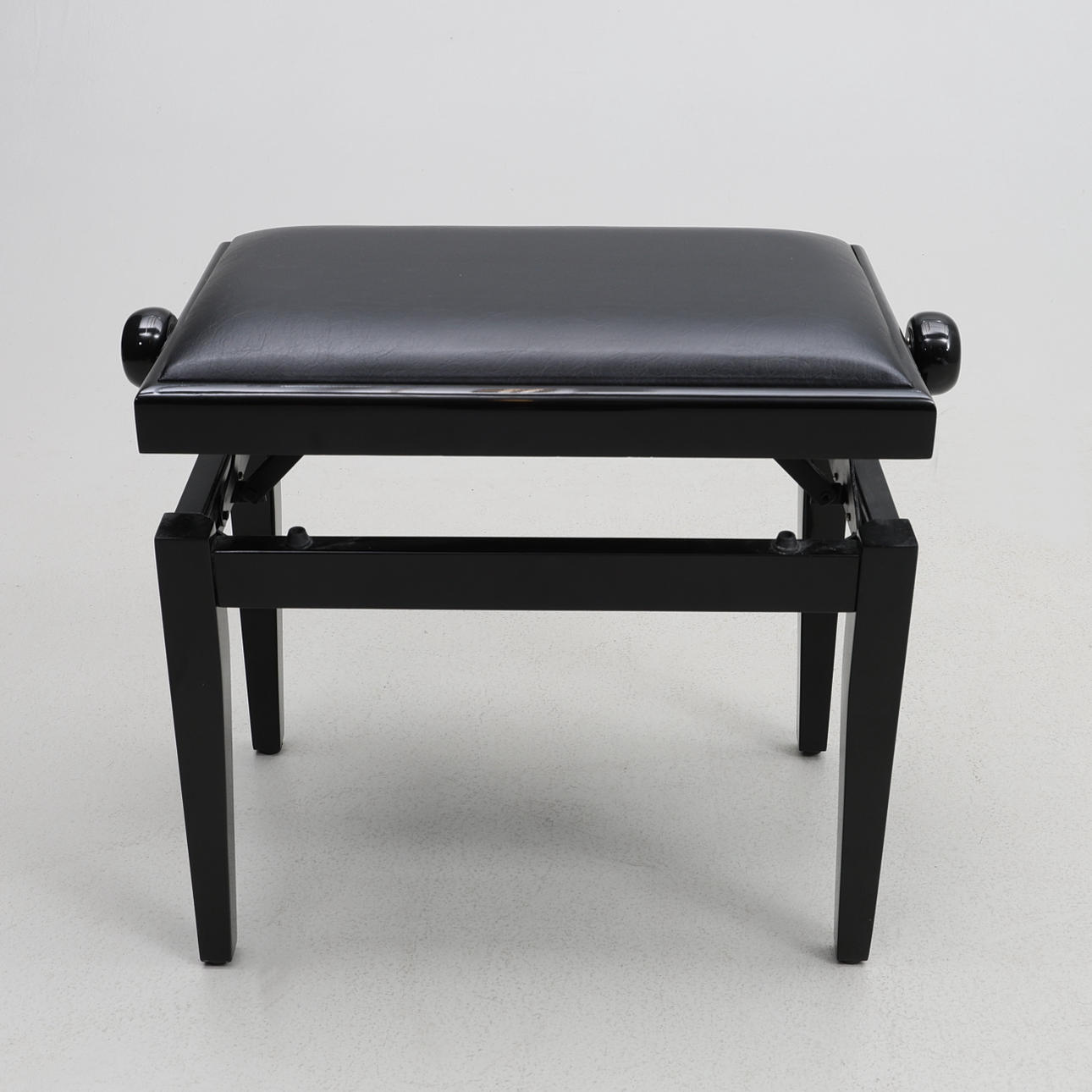 PIANOPALL. Justerbar.