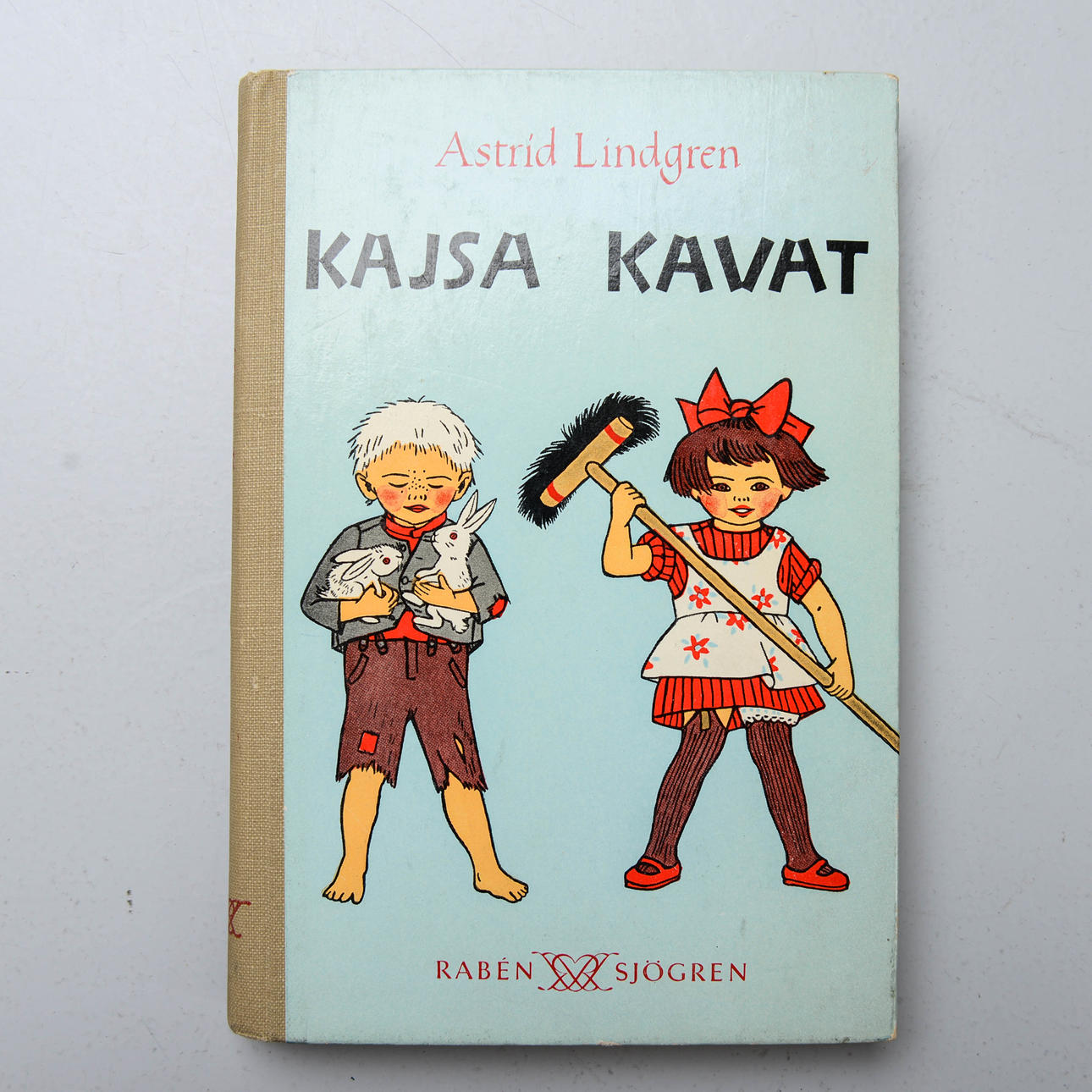 ASTRID LINDGREN. Kajsa Kavat. First Edition. Raben & Sjögren. Karlshamn, 1950.
