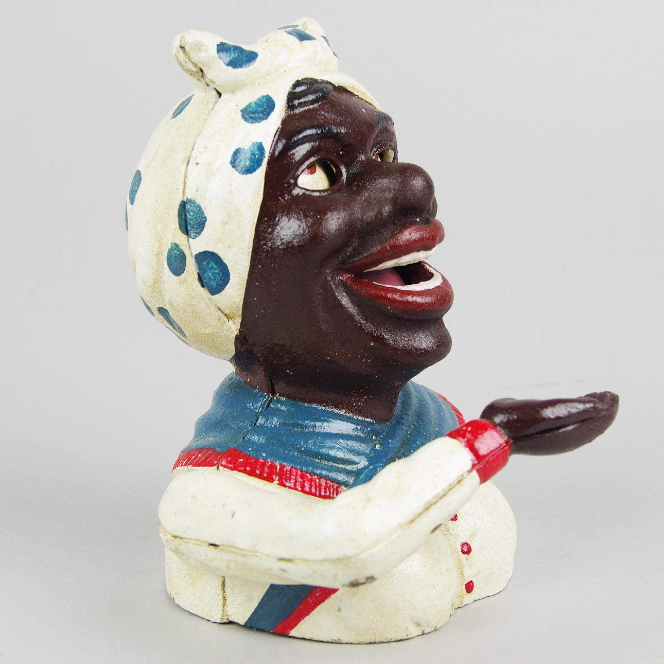 SPARBÖSSA, färgad kvinna, målad gjutjärn, samtida.