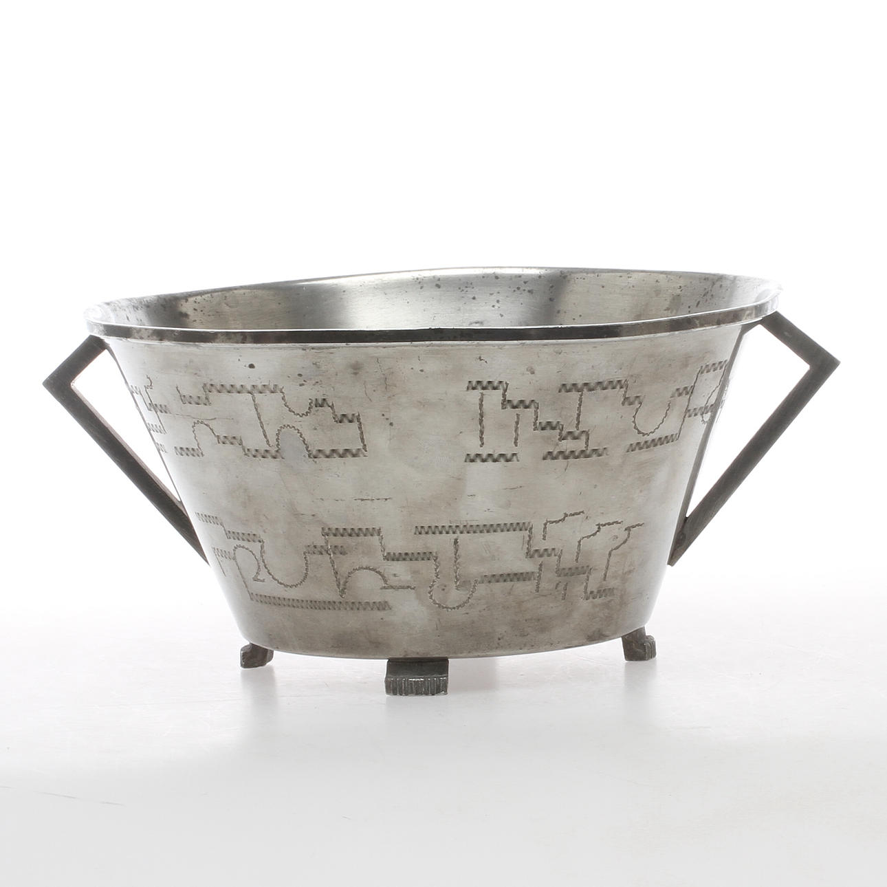 SKÅL, tenn, Art Deco, 1900-talets första hälft.