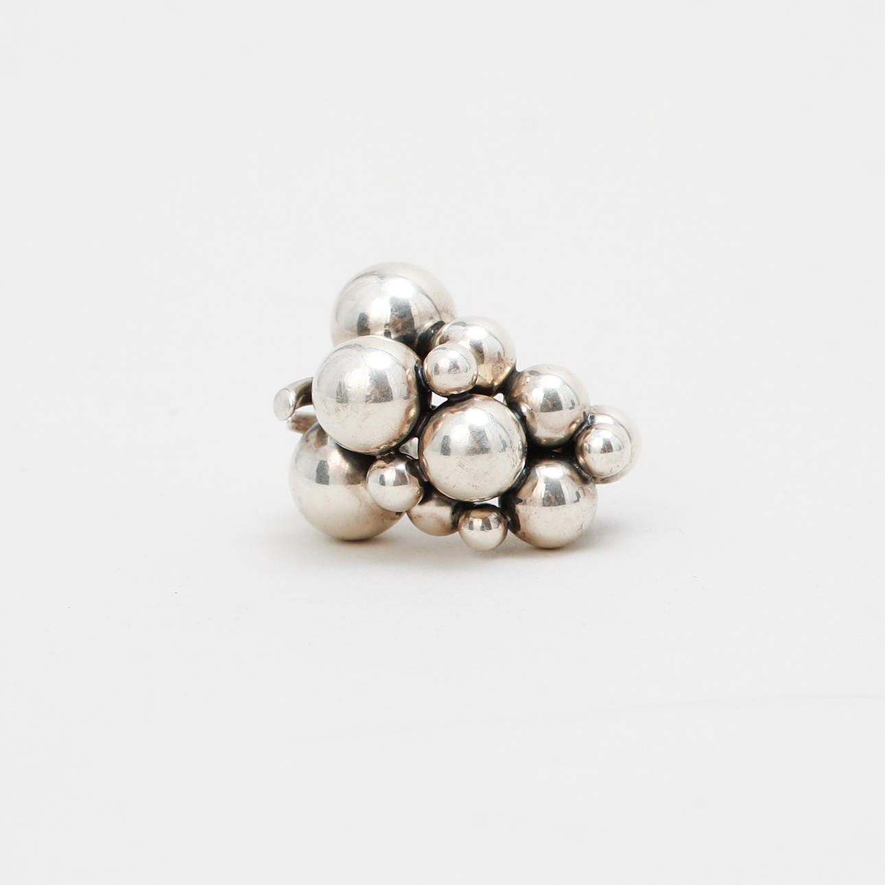 GEORG JENSEN. “Moonlight grapes”, sterling silver ring.