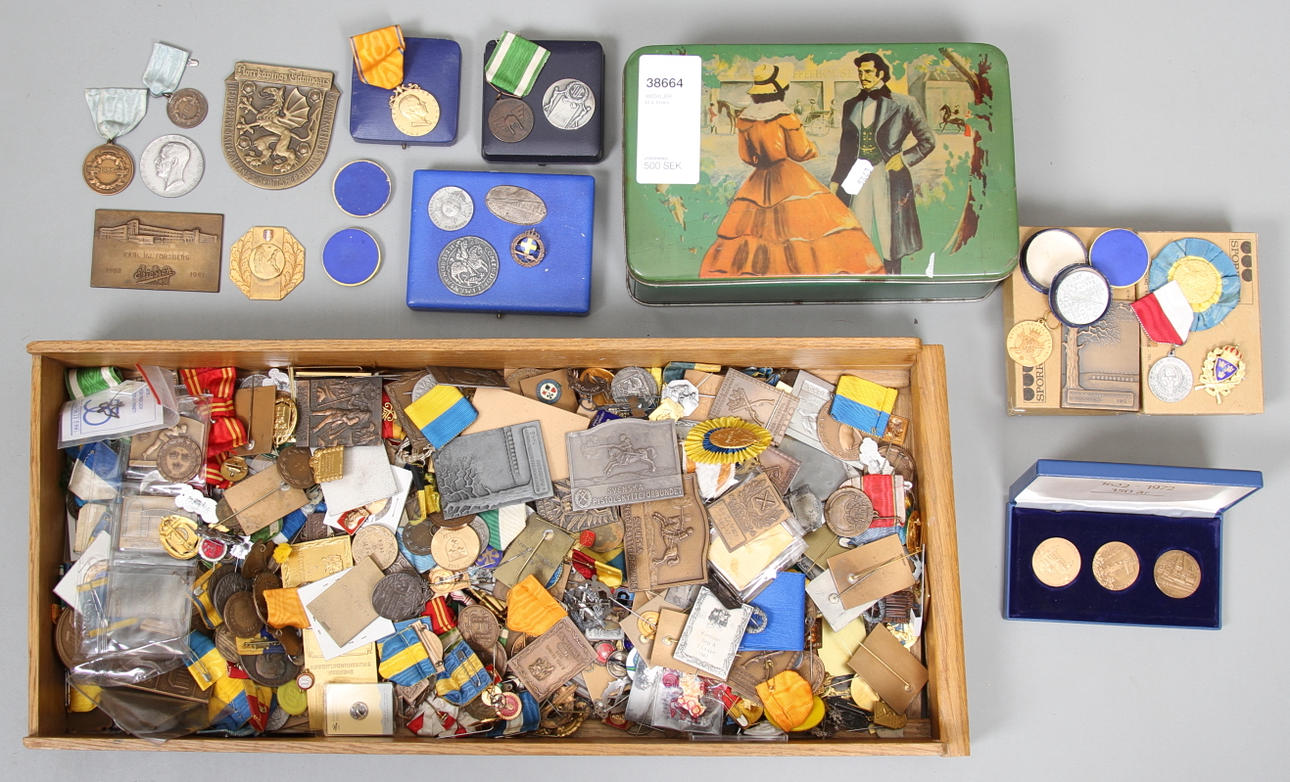 MEDALJER, bl.a. brons.