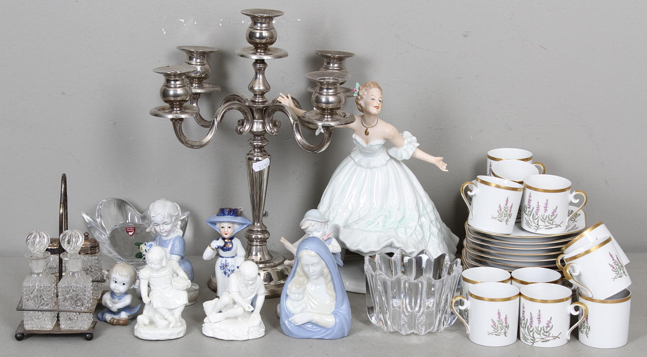 GLAS och KERAMIK mm, bl.a. Hackefors, Wallendorf, Orrefors.