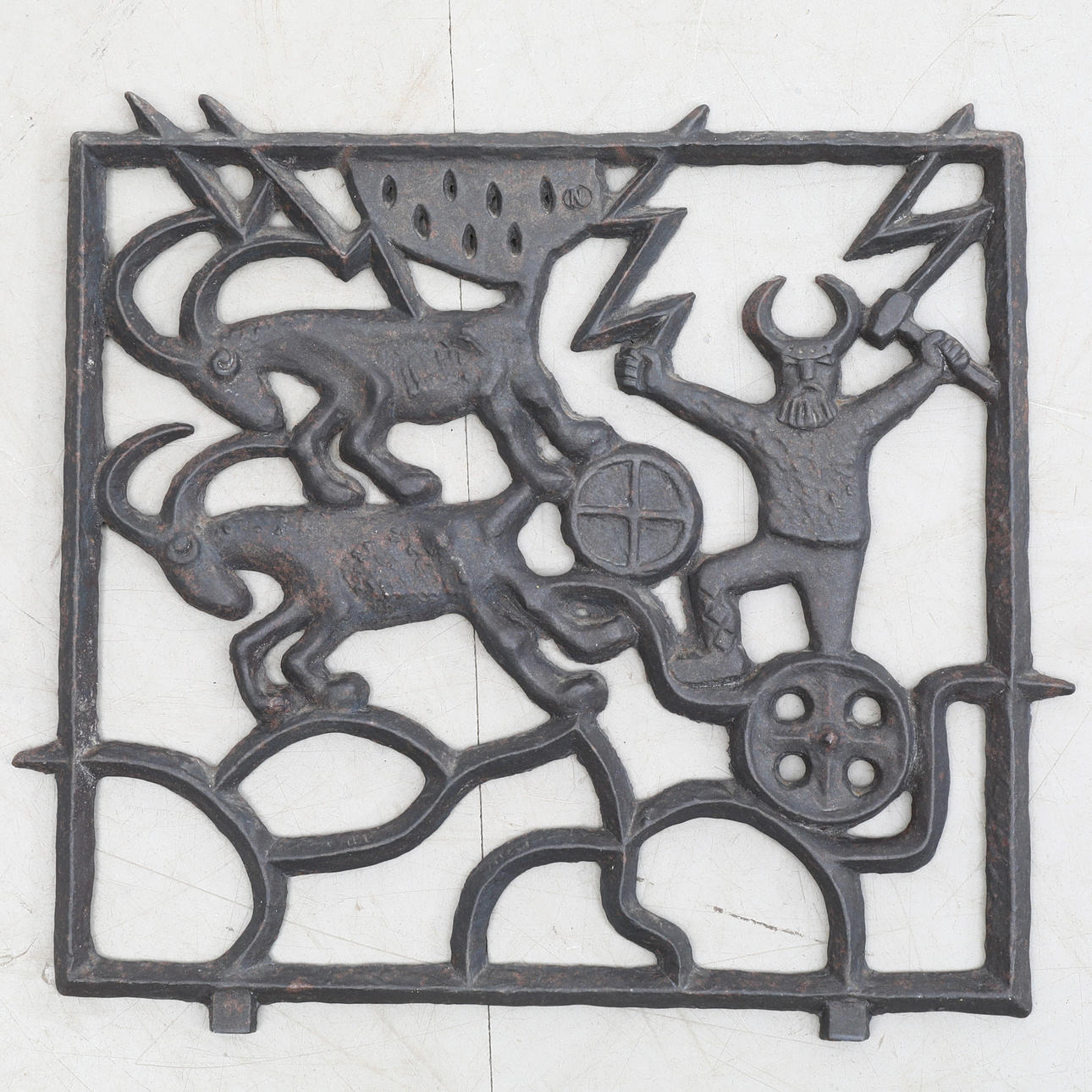 OLLE HERMANSSON, Gnistbeskyttelse, støbejern, Huskvarna.