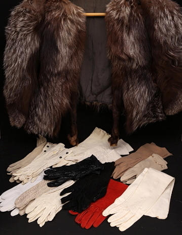 CAPE, päls, storlek S/M + 15 par damhandskar, storlek S.