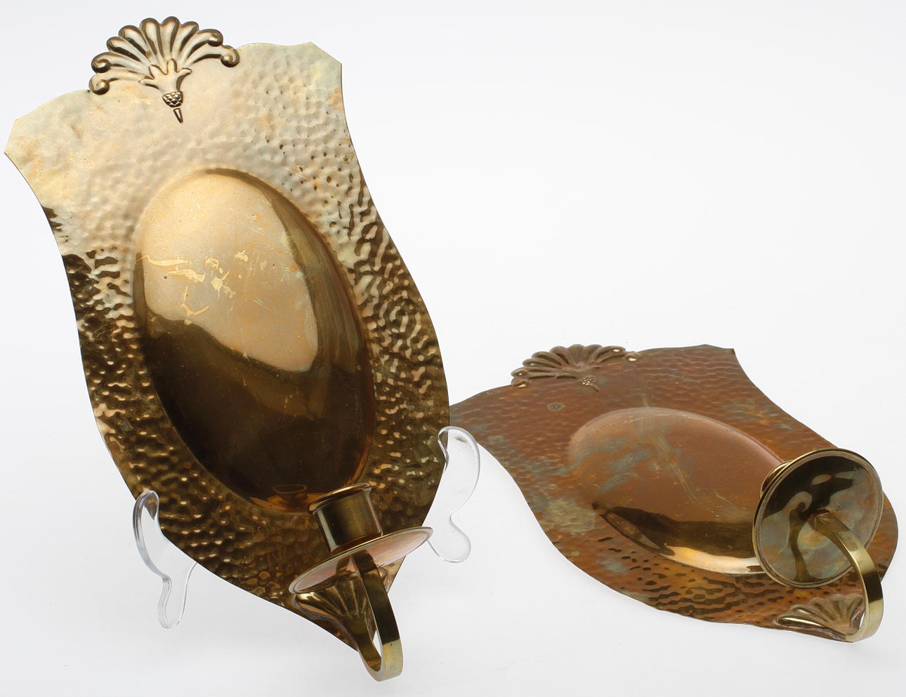 VÄGGPLÅTAR, ett par, mässing, Knut Eriksson, Eskilstuna.