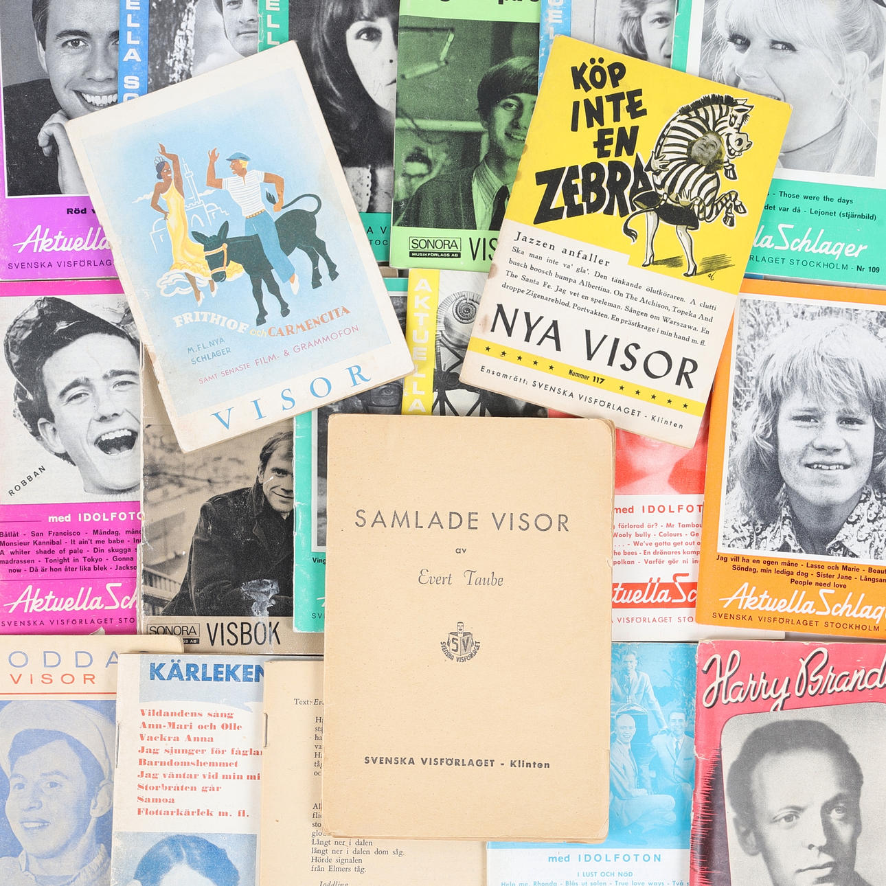 SONG BOOKLETS, 94 pcs, visor and schlager.