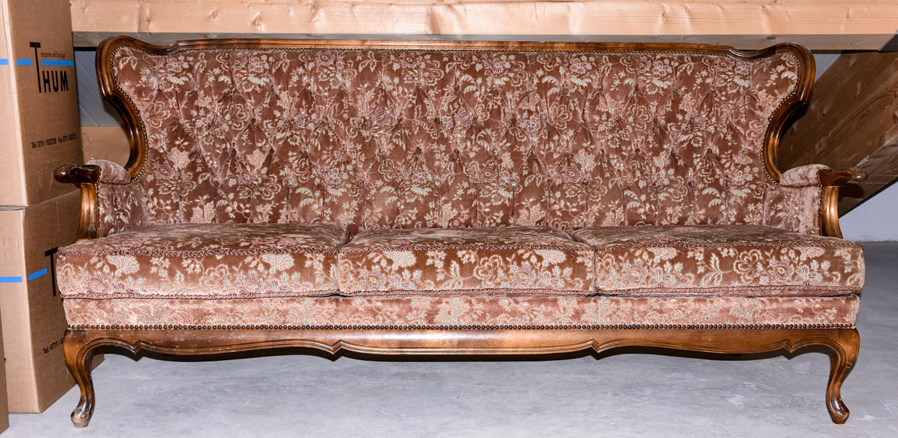 CHIPPENDALE COUCH.