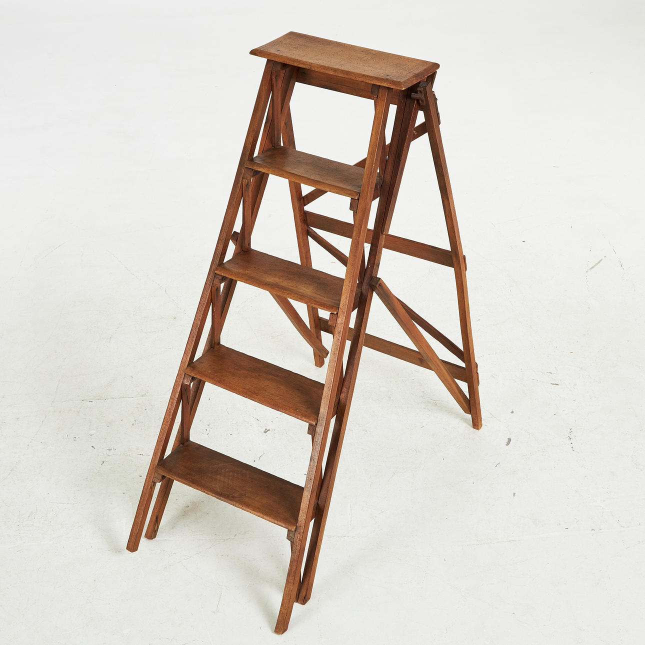 Eine Birkenleiter, erste Hälfte des 20. Jahrhunderts.