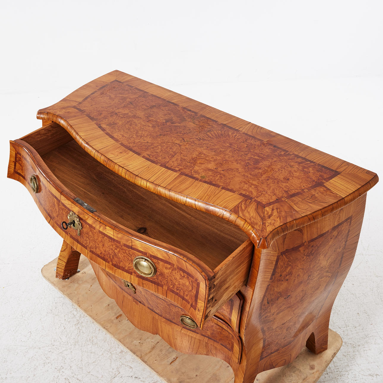 Chest of drawers, Rococo, 18th century, Mälardalen, with Gustavian ...