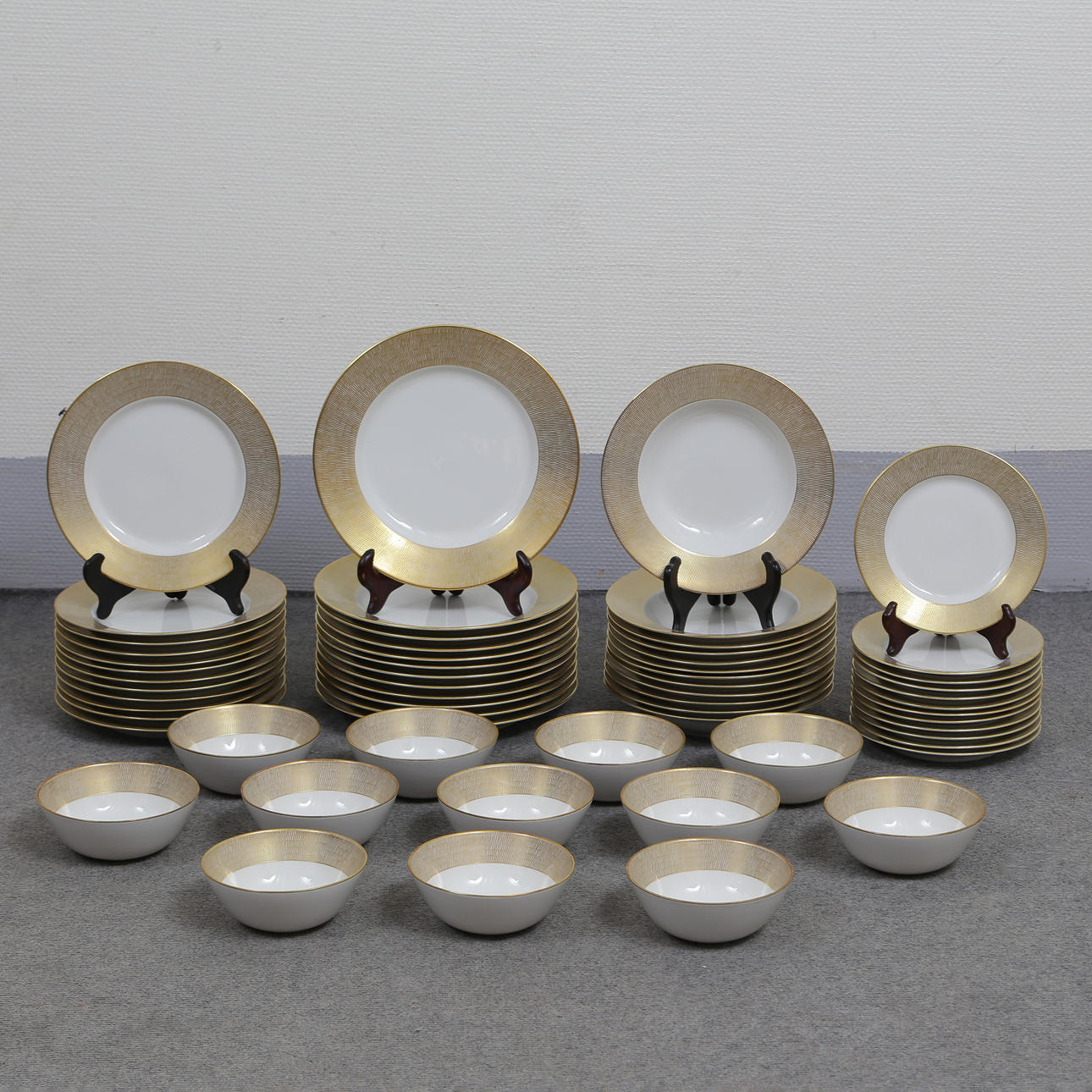DINNERWARE “AL RASHEED”, MADE FOR HOTEL BAGDAD 1978, TUBE BEACH 60 ...