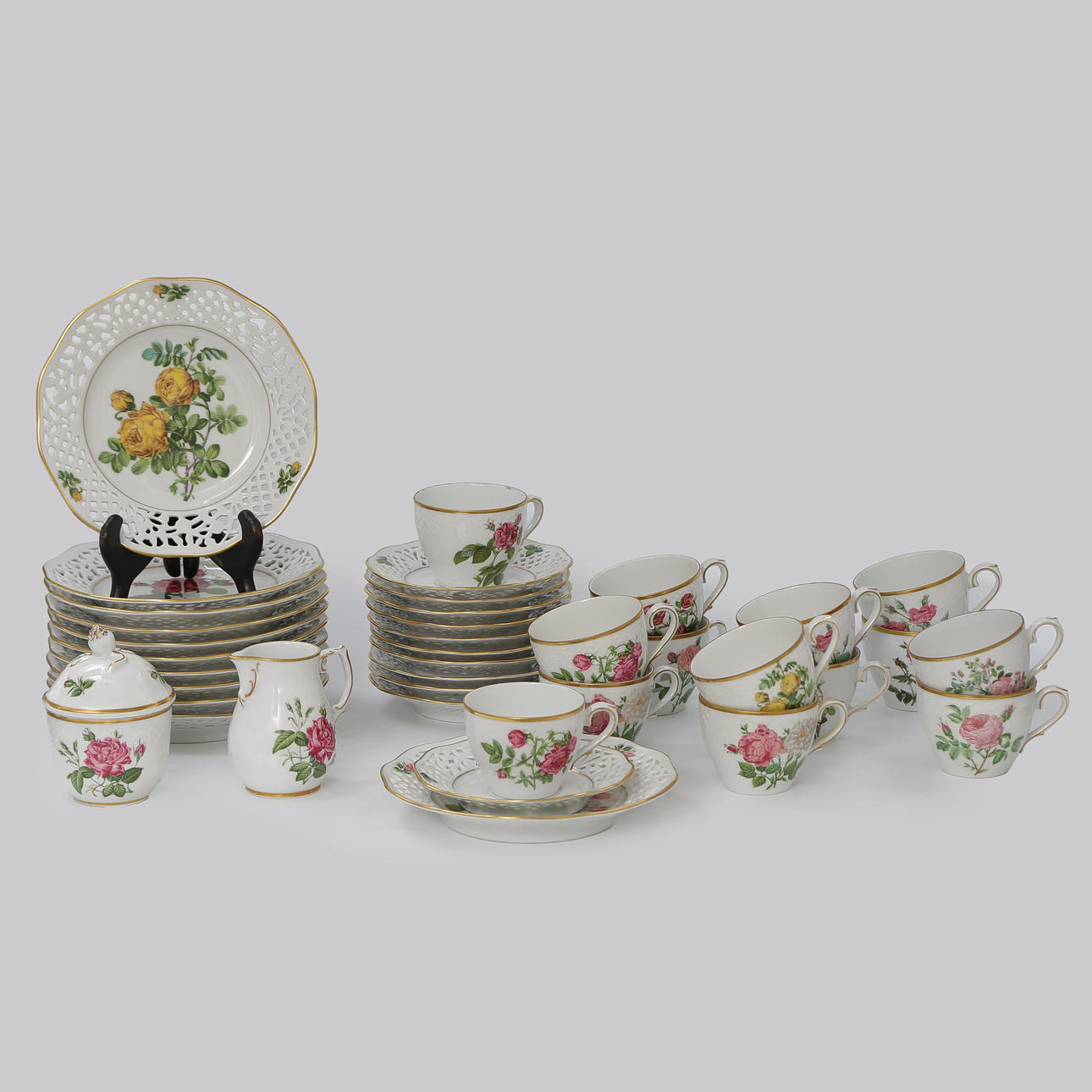 KAHVITARJOILU, NELILEHTINEN APILA.