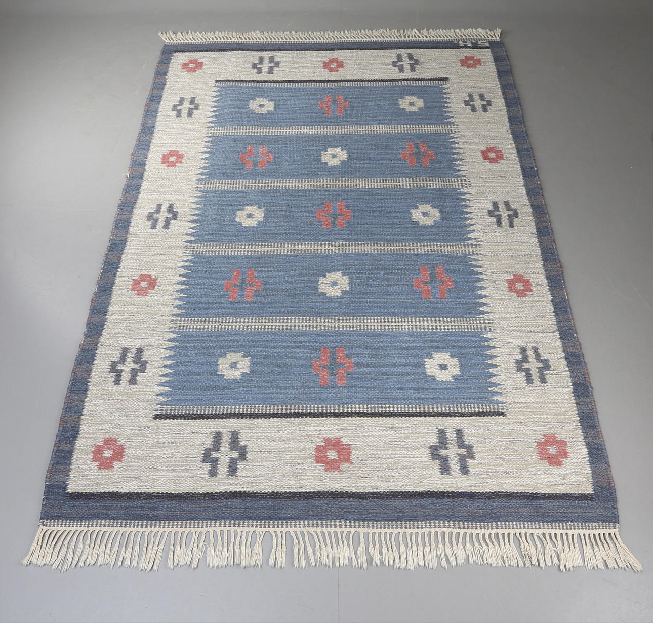 MATTA, Rölakan, signerad SH (Svensk Hemslöjd), 1950-60-tal, ca 242x169cm.